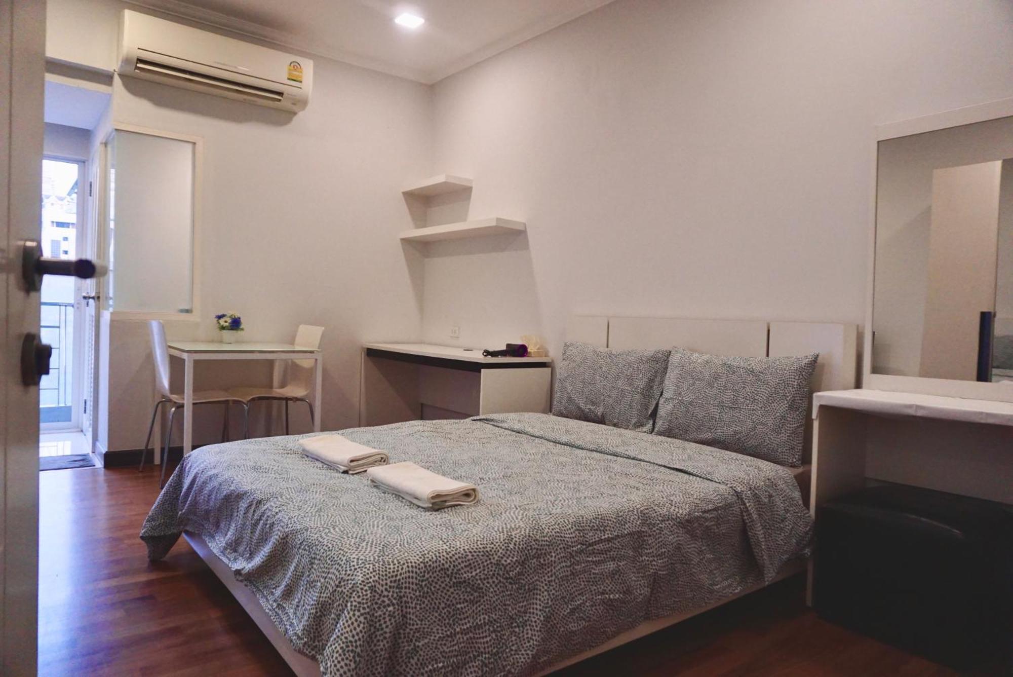 Sathon 15 Close To Bts Skytrain St Louis & Surasak Apartamento Banguecoque
