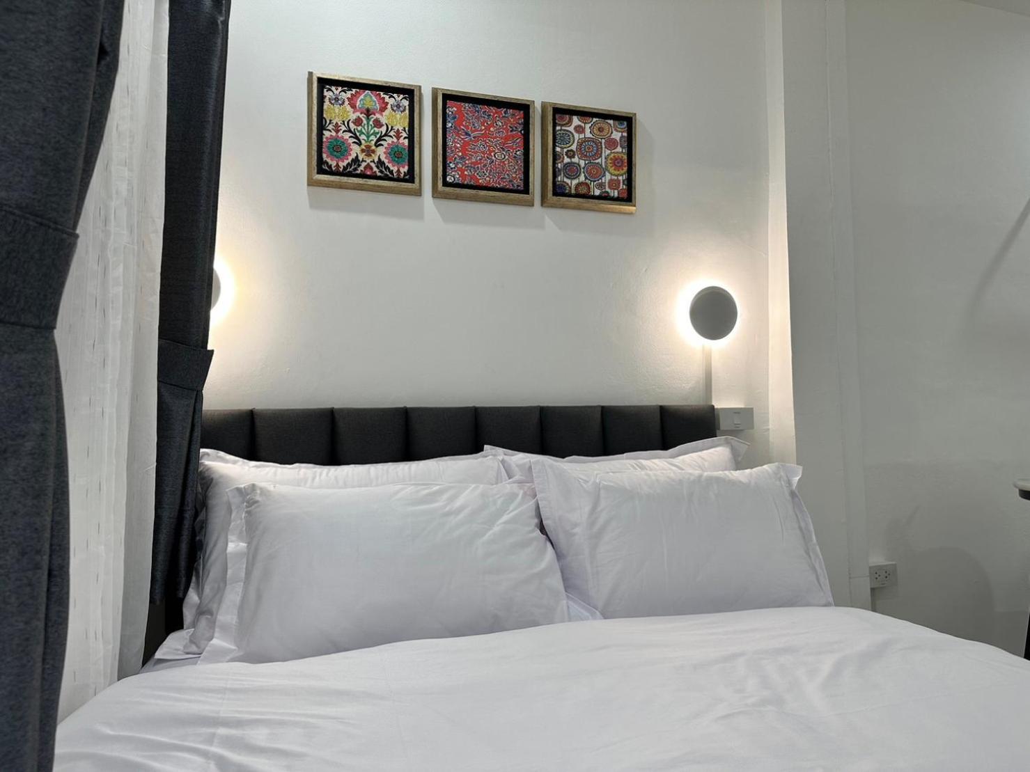 Albergue The White Den Sukhumvit 44 *