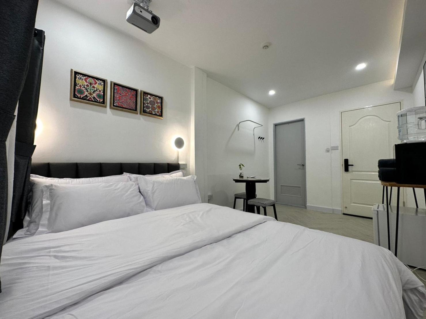 Albergue The White Den Sukhumvit 44