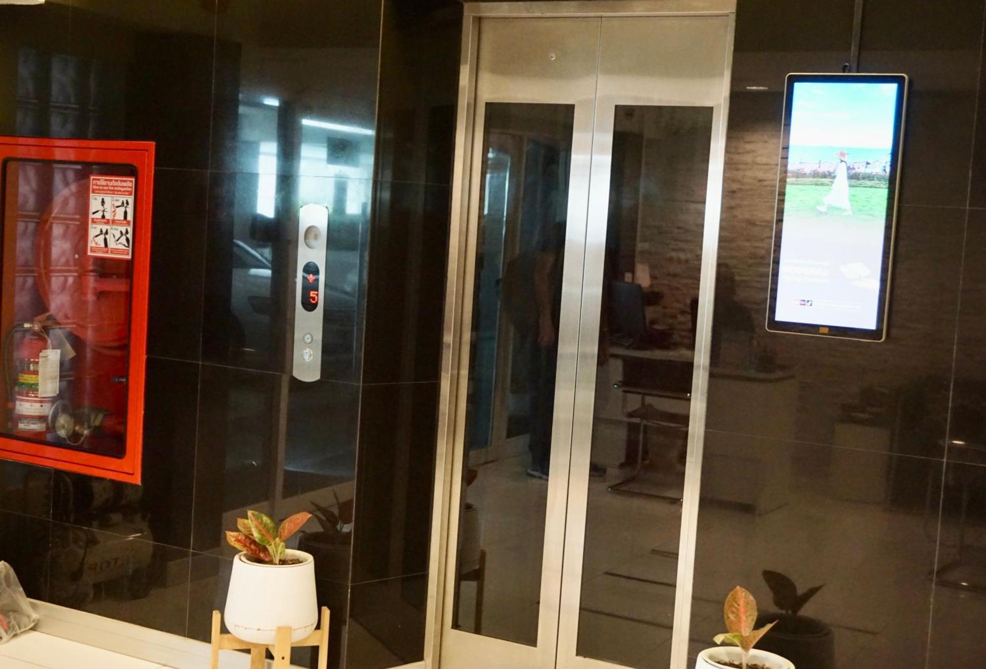 Apartamento Sathon 15 Close To Bts Skytrain St Louis & Surasak *