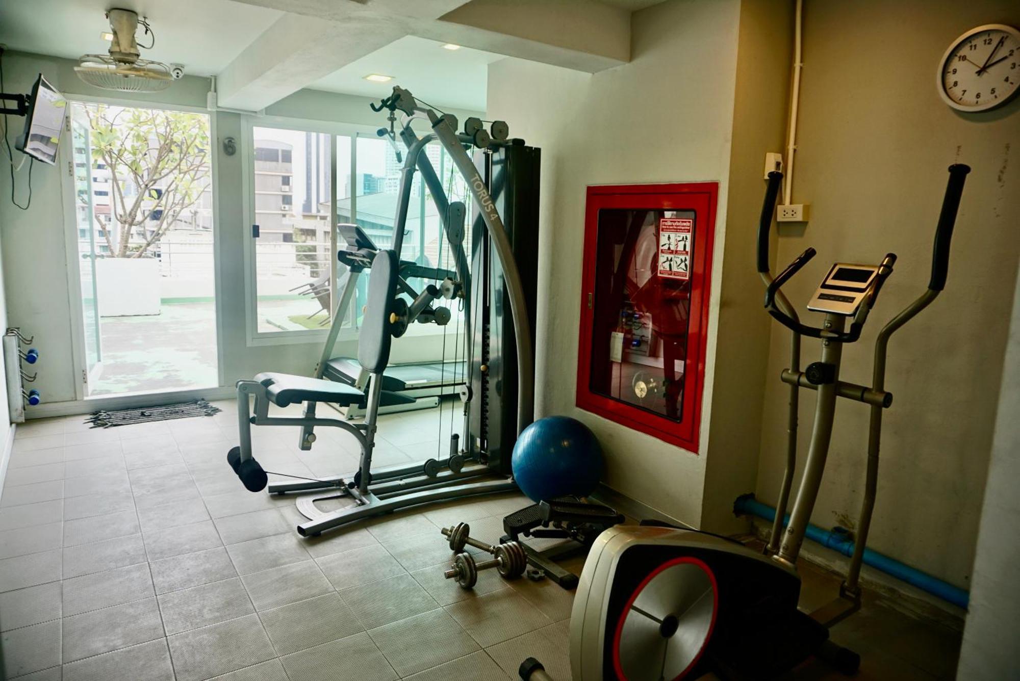 Sathon 15 Close To Bts Skytrain St Louis & Surasak Apartamento