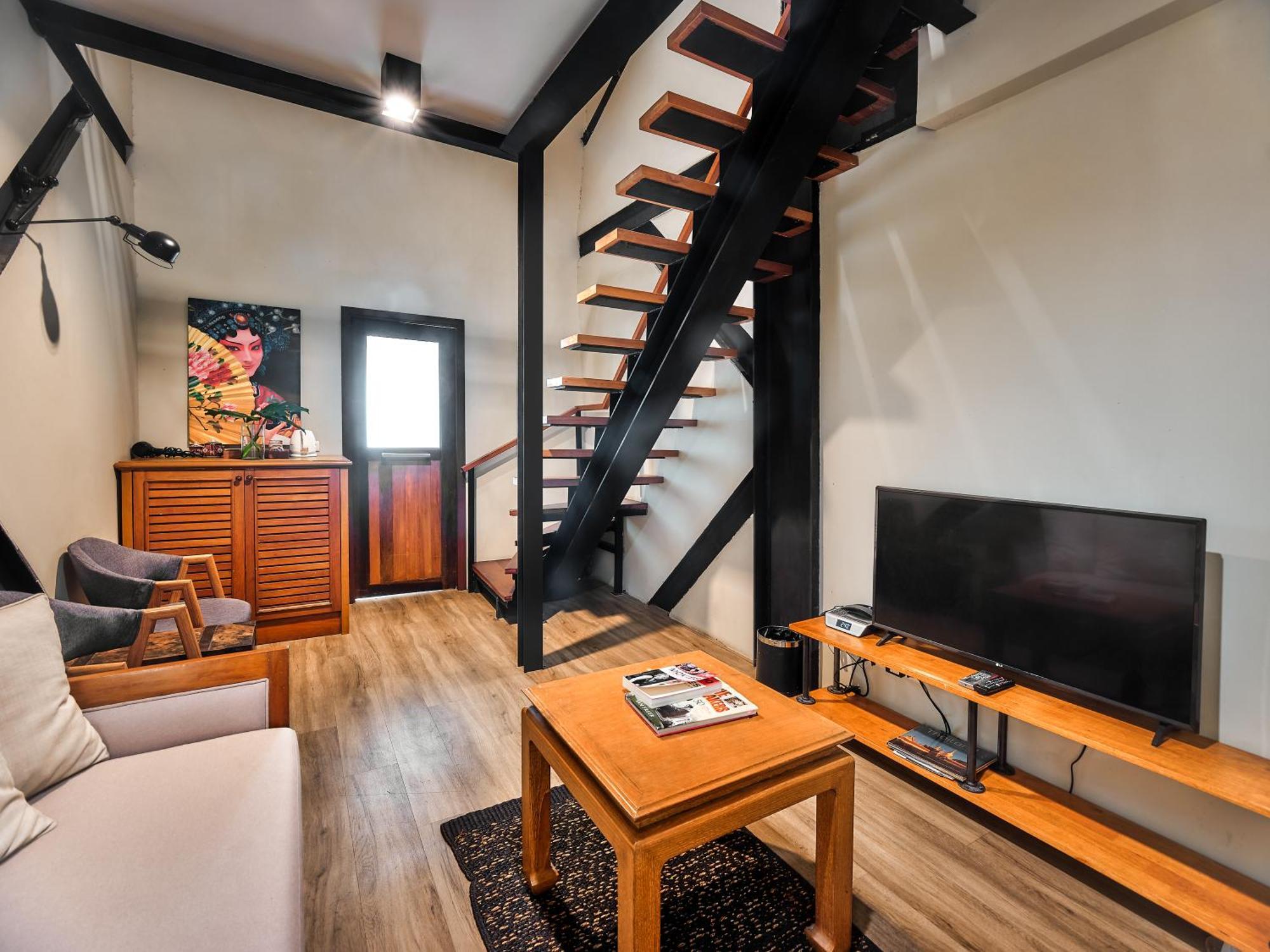 Theatre Heritage - Silom Hostel