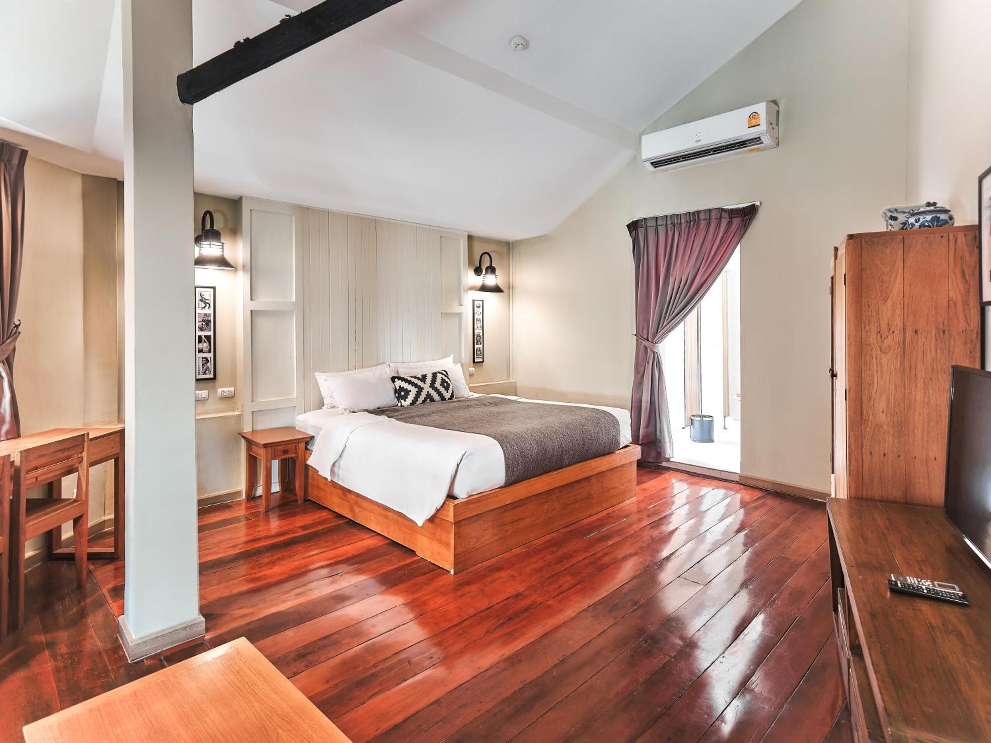 Theatre Heritage - Silom Hostel