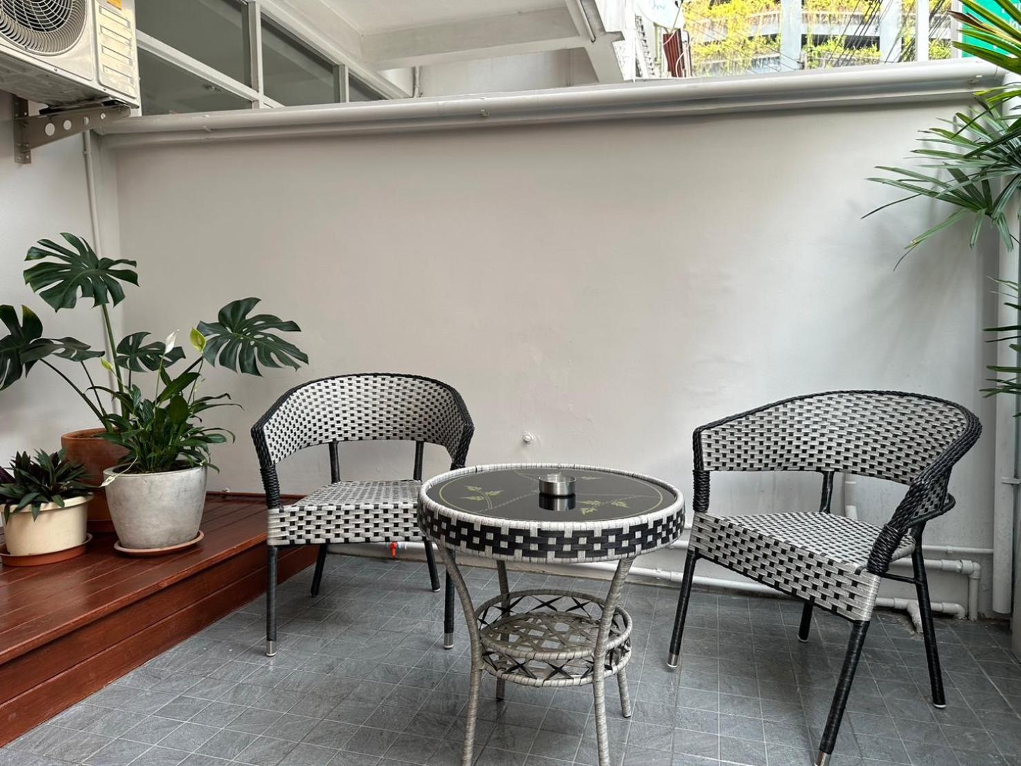 Vakantiehuis Bunya House Near Bts Asok, Terminal21 Private&cozy Bangkok