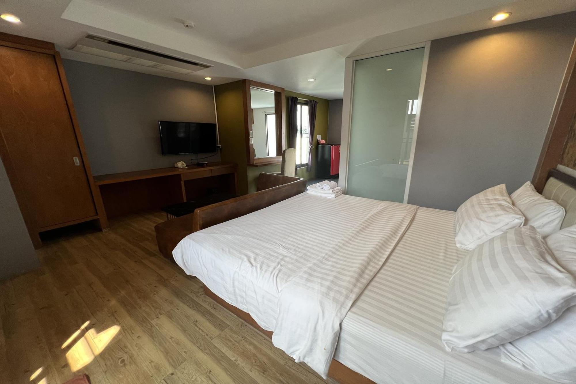 Eurna Hotel