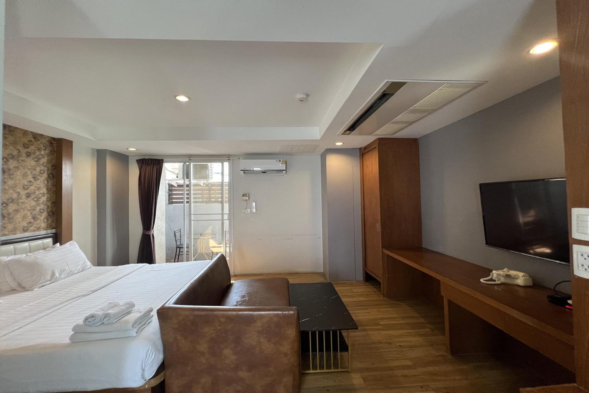 Eurna Hotel 3*