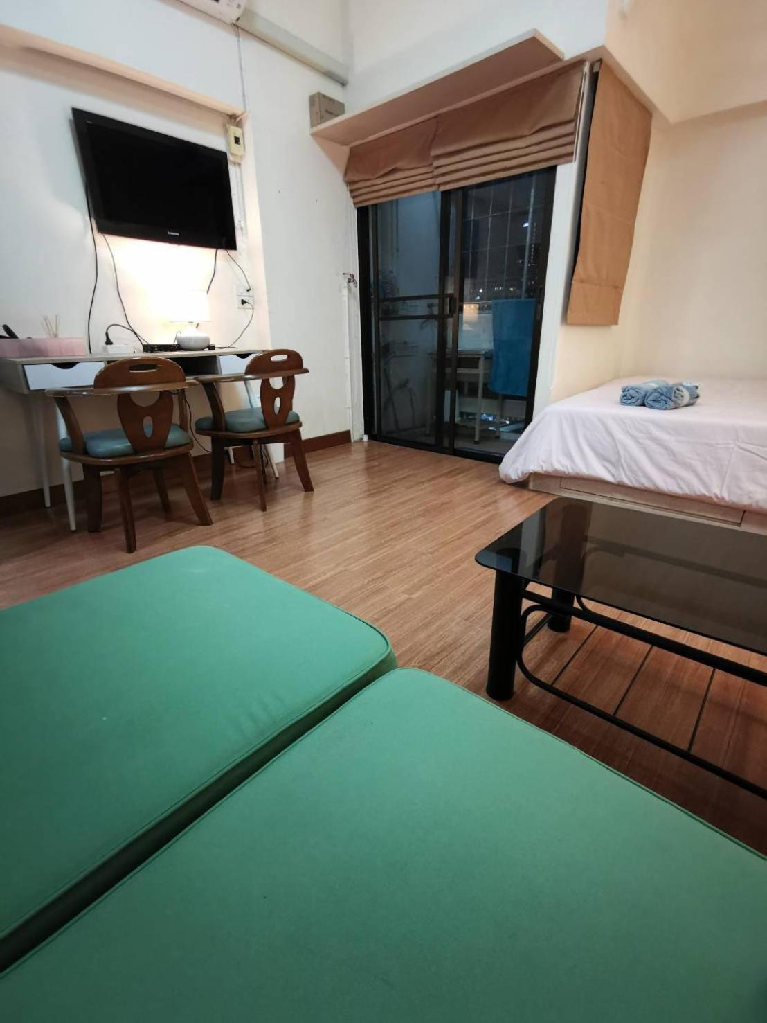 Apartment Cozy 1br Walk To Bts And Airport Rail Link Close To Malls T