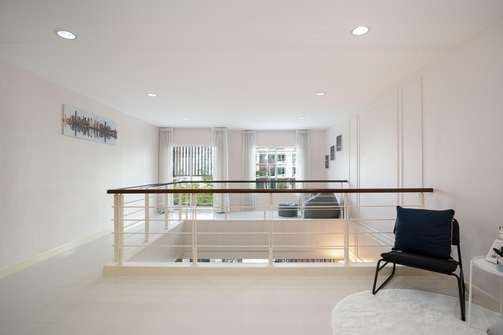 Latkrabangbishome Near Suvarnabhumi Airport ลาดกระบังบิซโฮม Bangkok