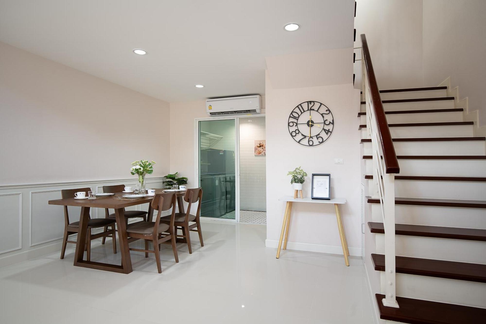 Latkrabangbishome Near Suvarnabhumi Airport ลาดกระบังบิซโฮม Villa