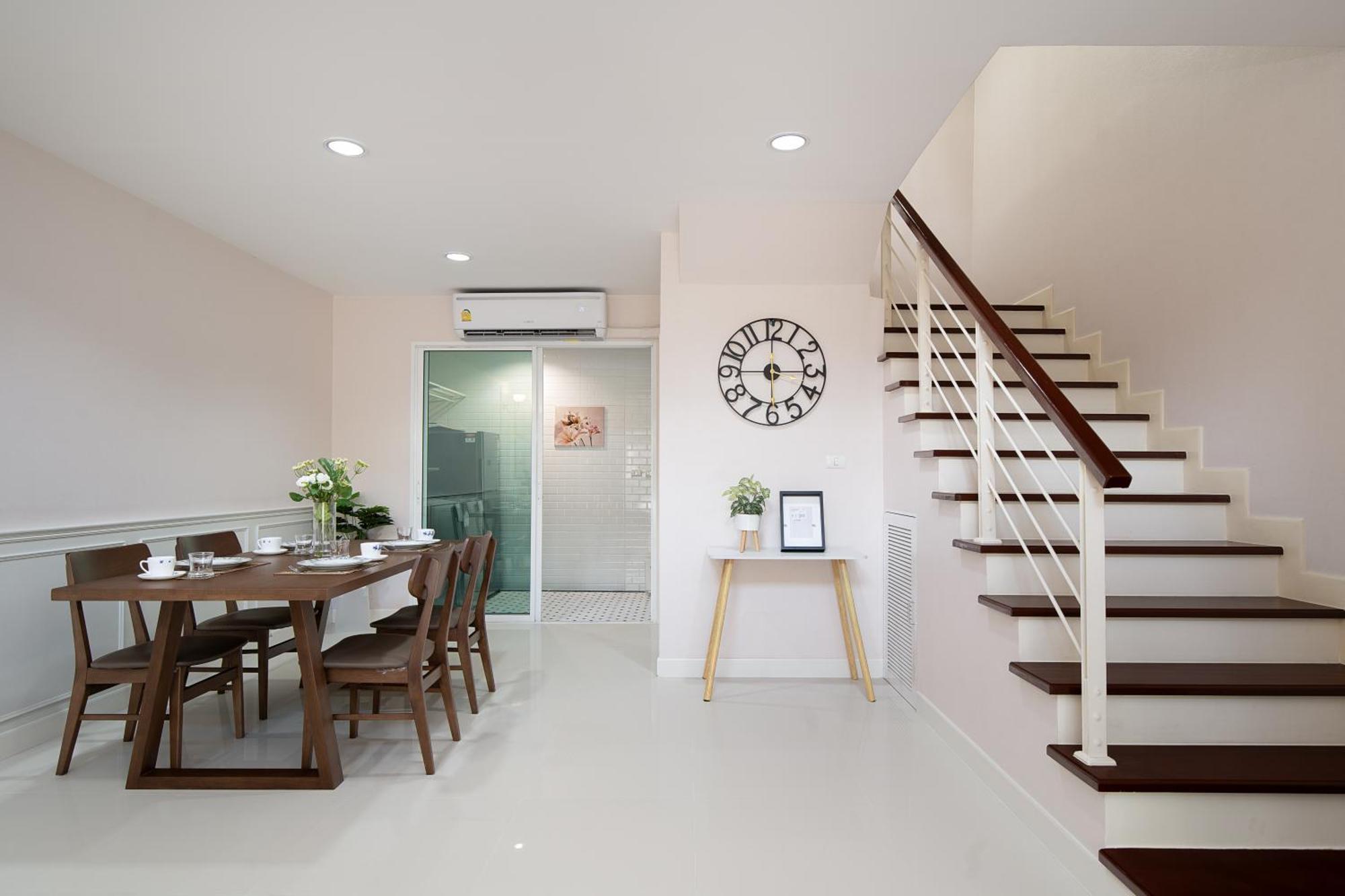 Villa Latkrabangbishome Near Suvarnabhumi Airport ลาดกระบังบิซโฮม Bangkok