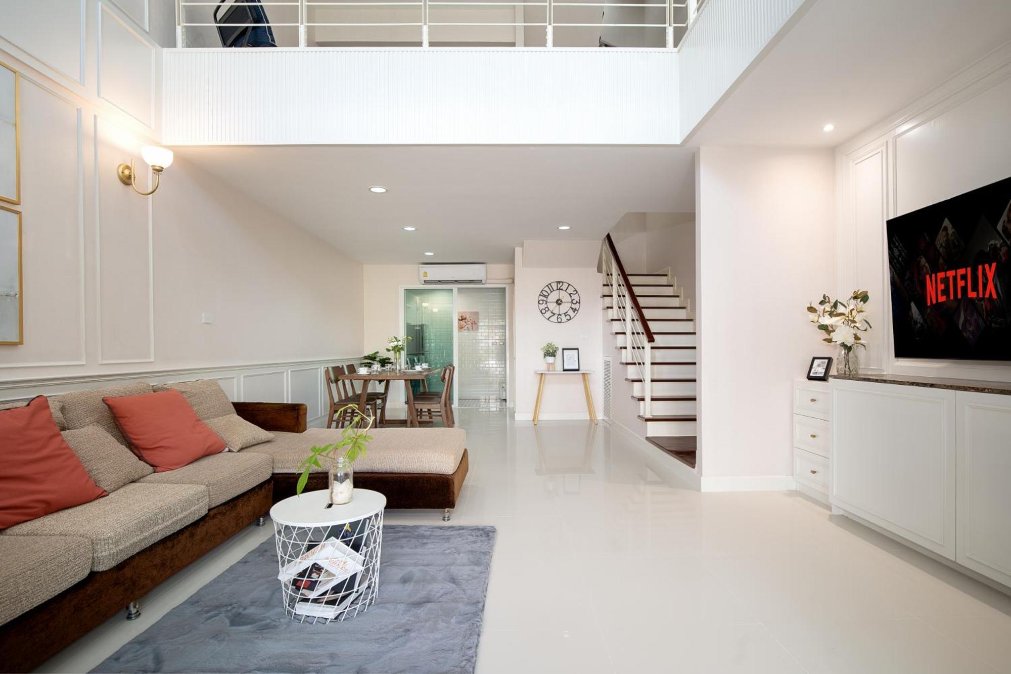 Latkrabangbishome Near Suvarnabhumi Airport ลาดกระบังบิซโฮม Villa Bangkok