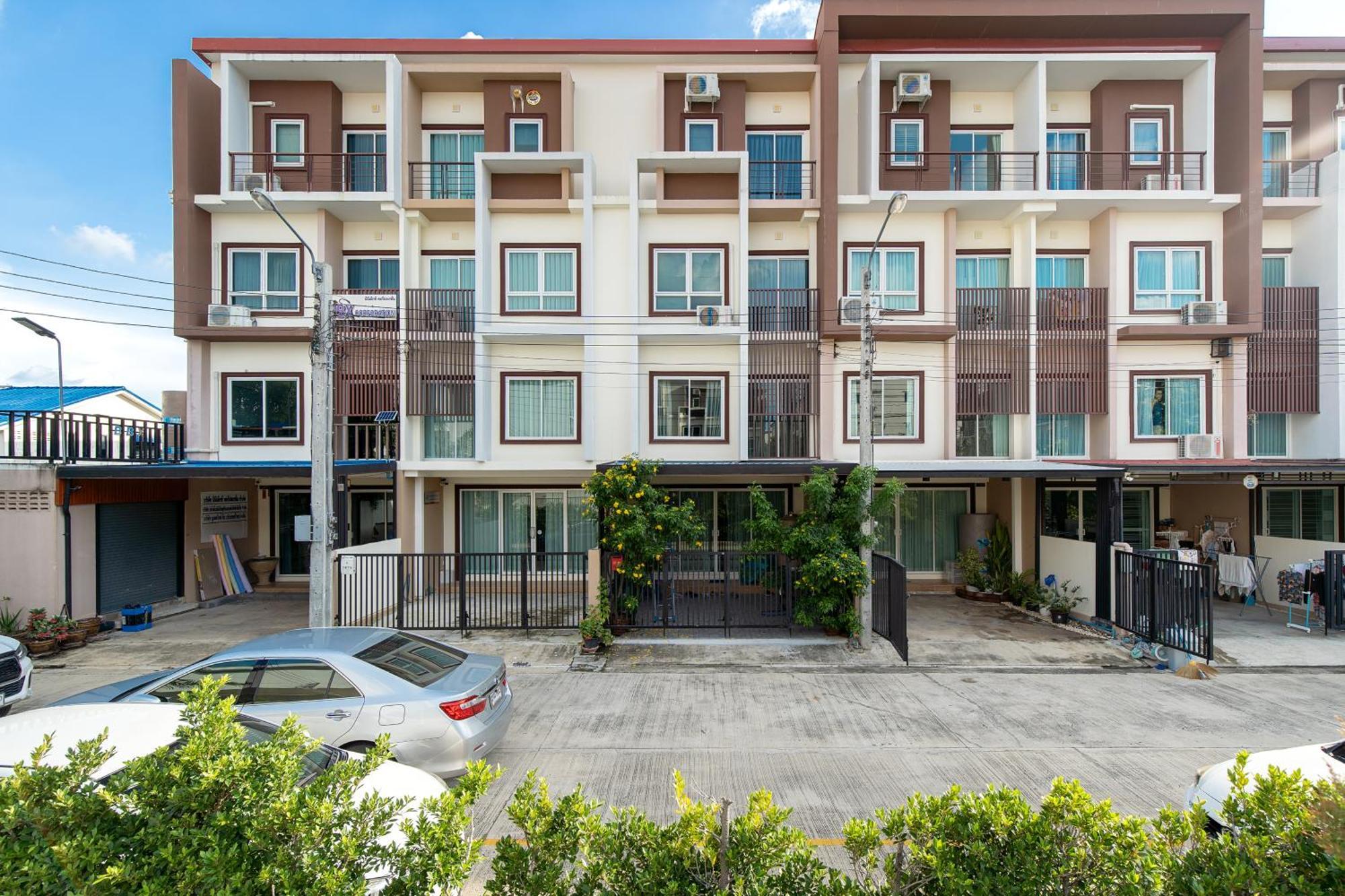 Villa Latkrabangbishome Near Suvarnabhumi Airport ลาดกระบังบิซโฮม