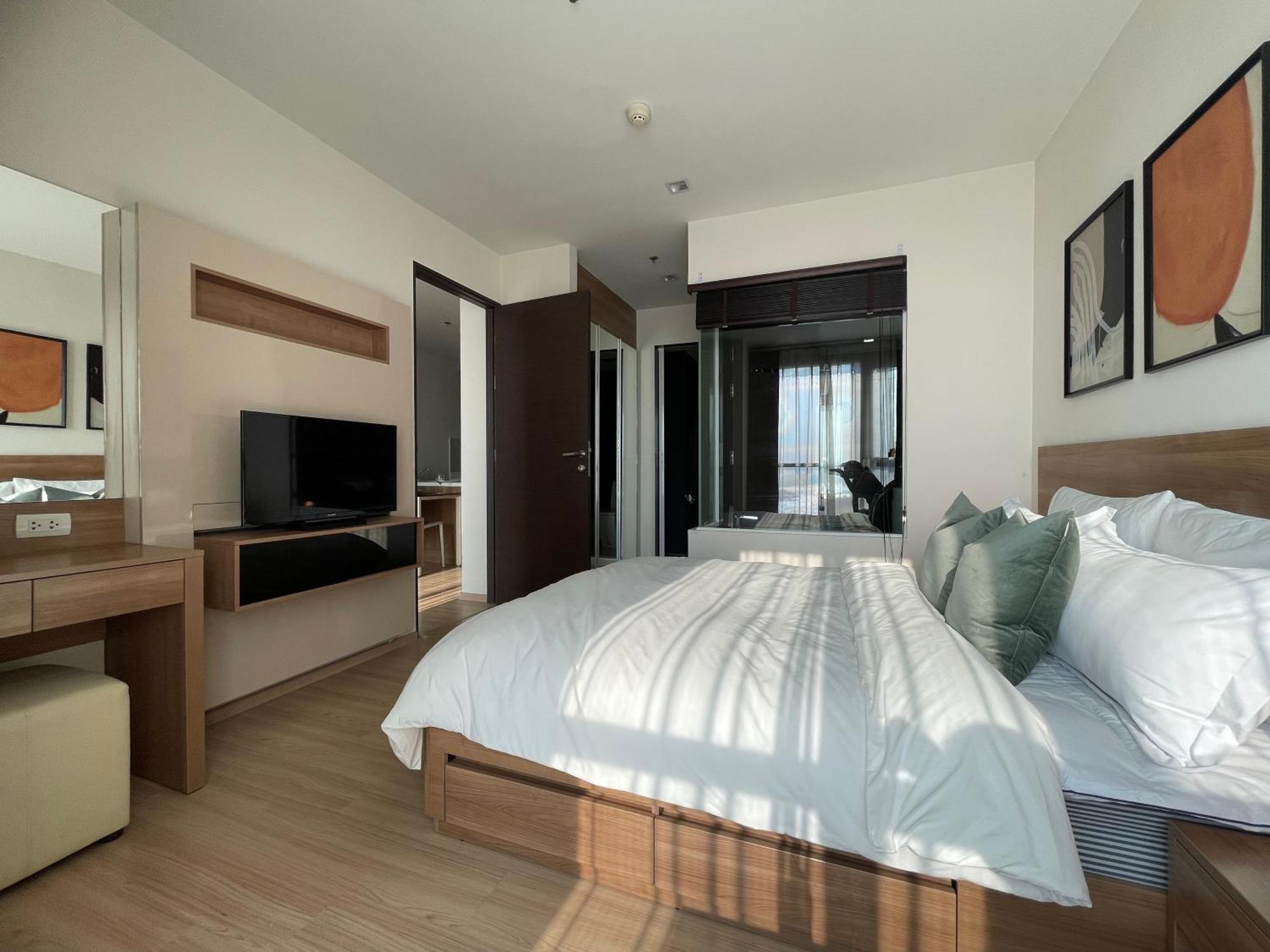 Apartment Luxurious River View With Train Access