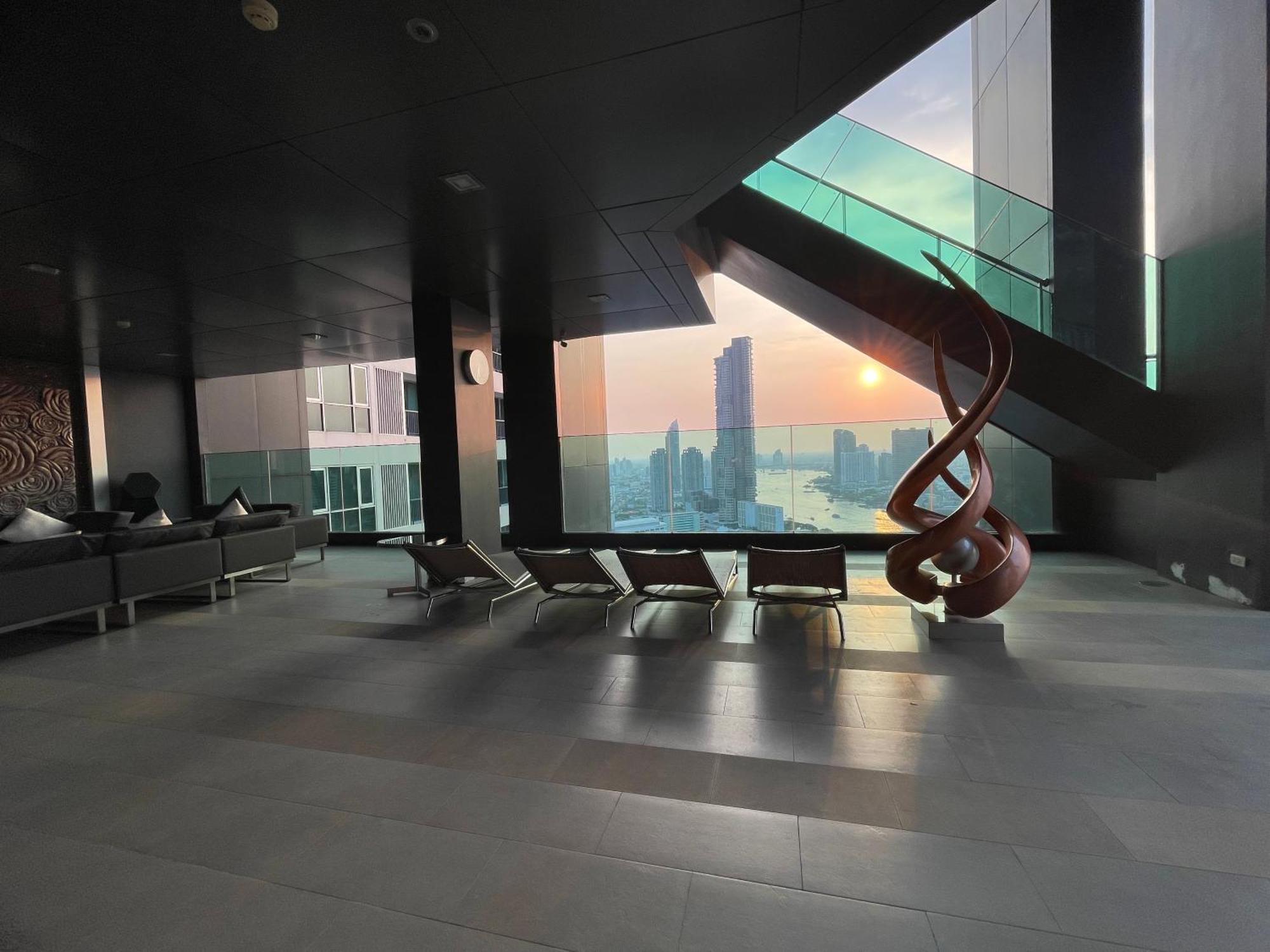 Luxurious River View With Train Access * Bangkok