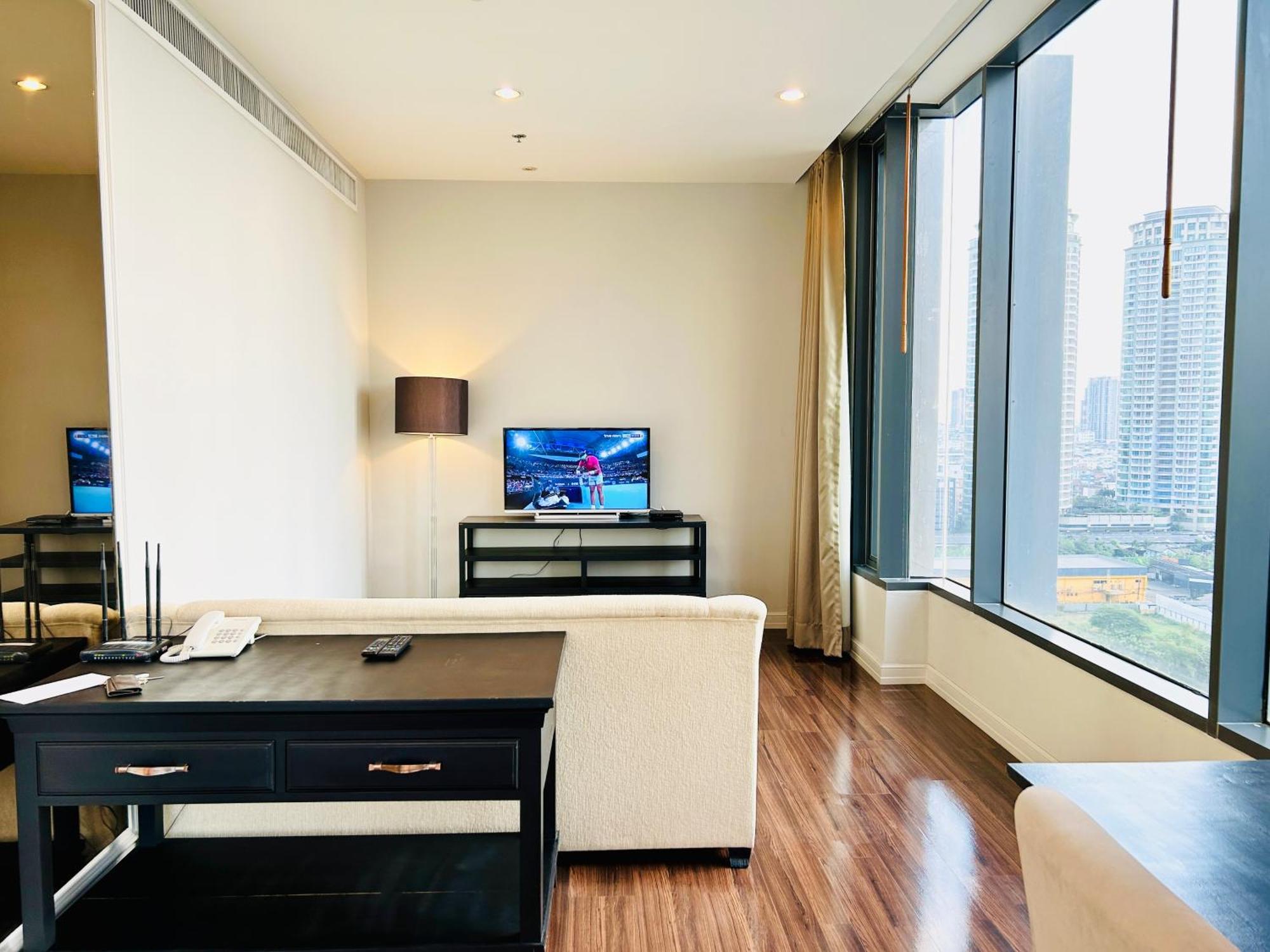 The Willows Luxury Two Bedrooms Apartemen