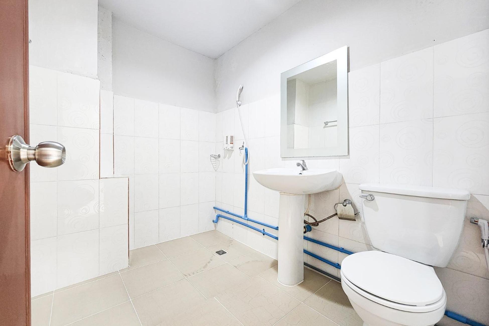 Freesia Bangphi Hotel