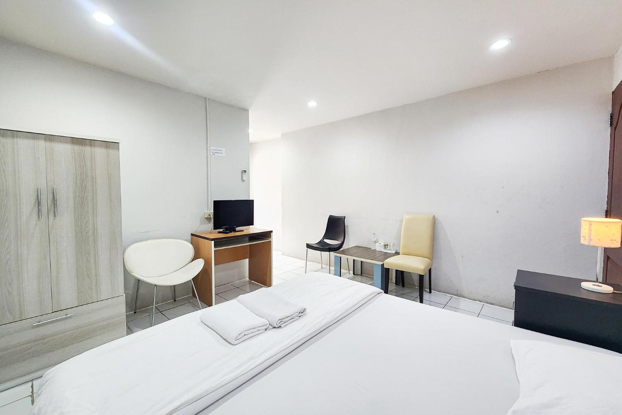 Hotel Freesia Bangphi