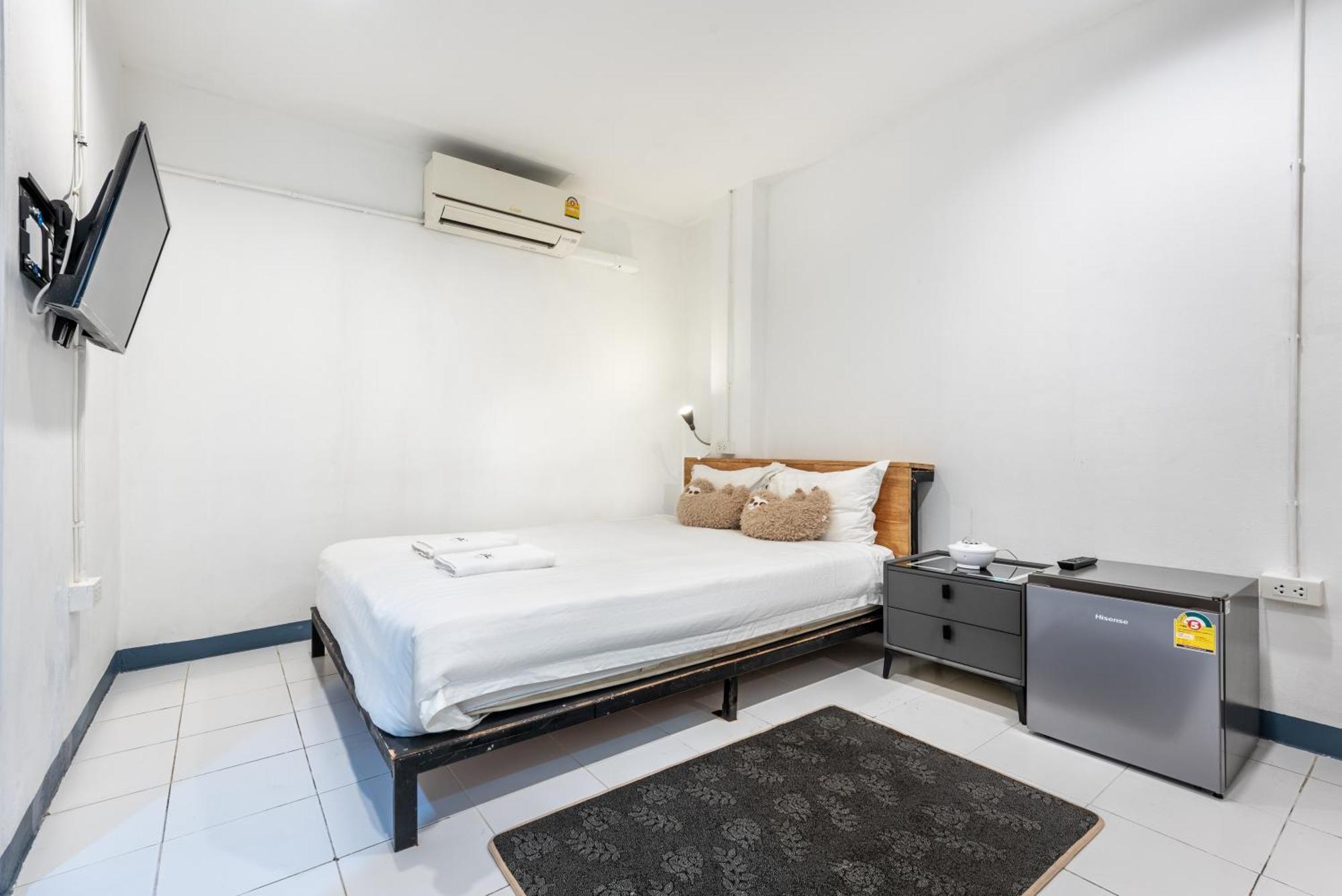 Sloth Don Mueang Hostel Bangkok