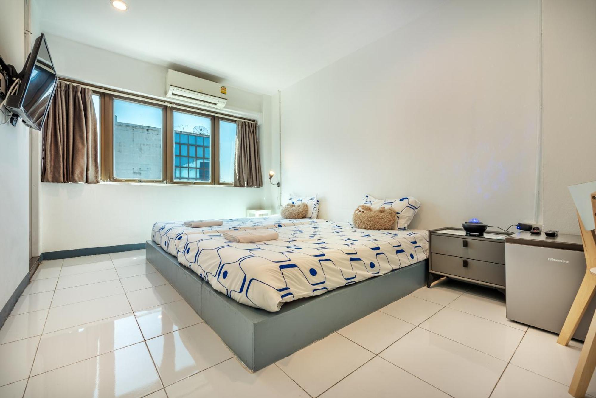 Hostel Sloth Don Mueang Bangkok
