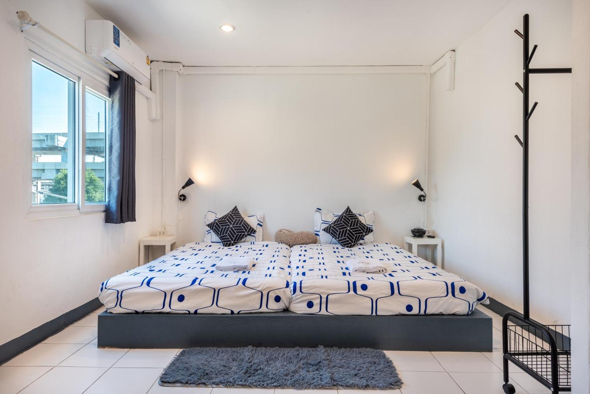 Hostel Sloth Don Mueang Bangkok