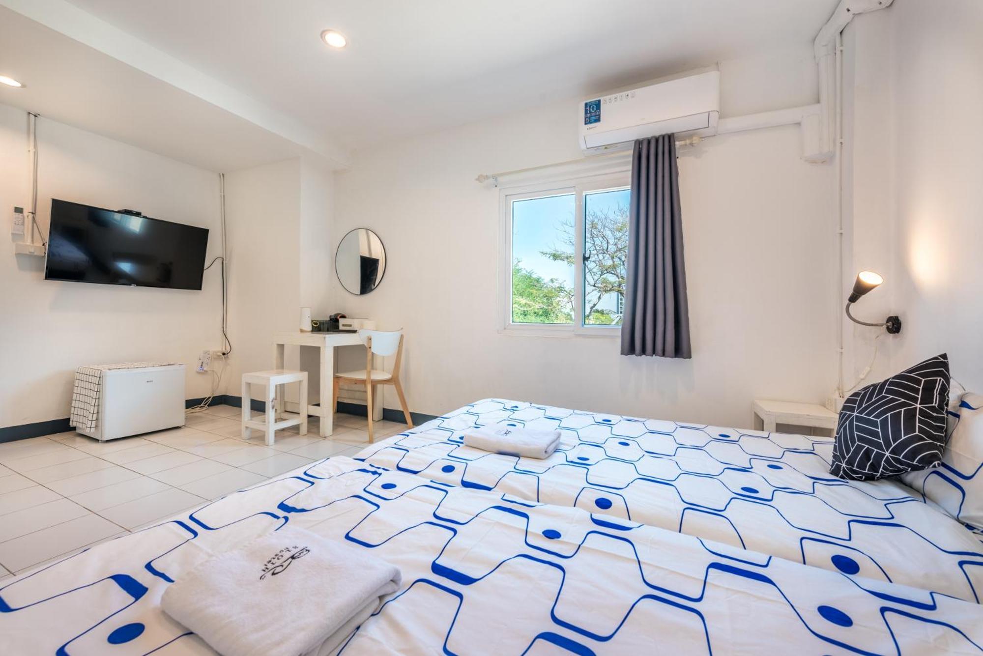 Sloth Don Mueang Hostel Bangkok