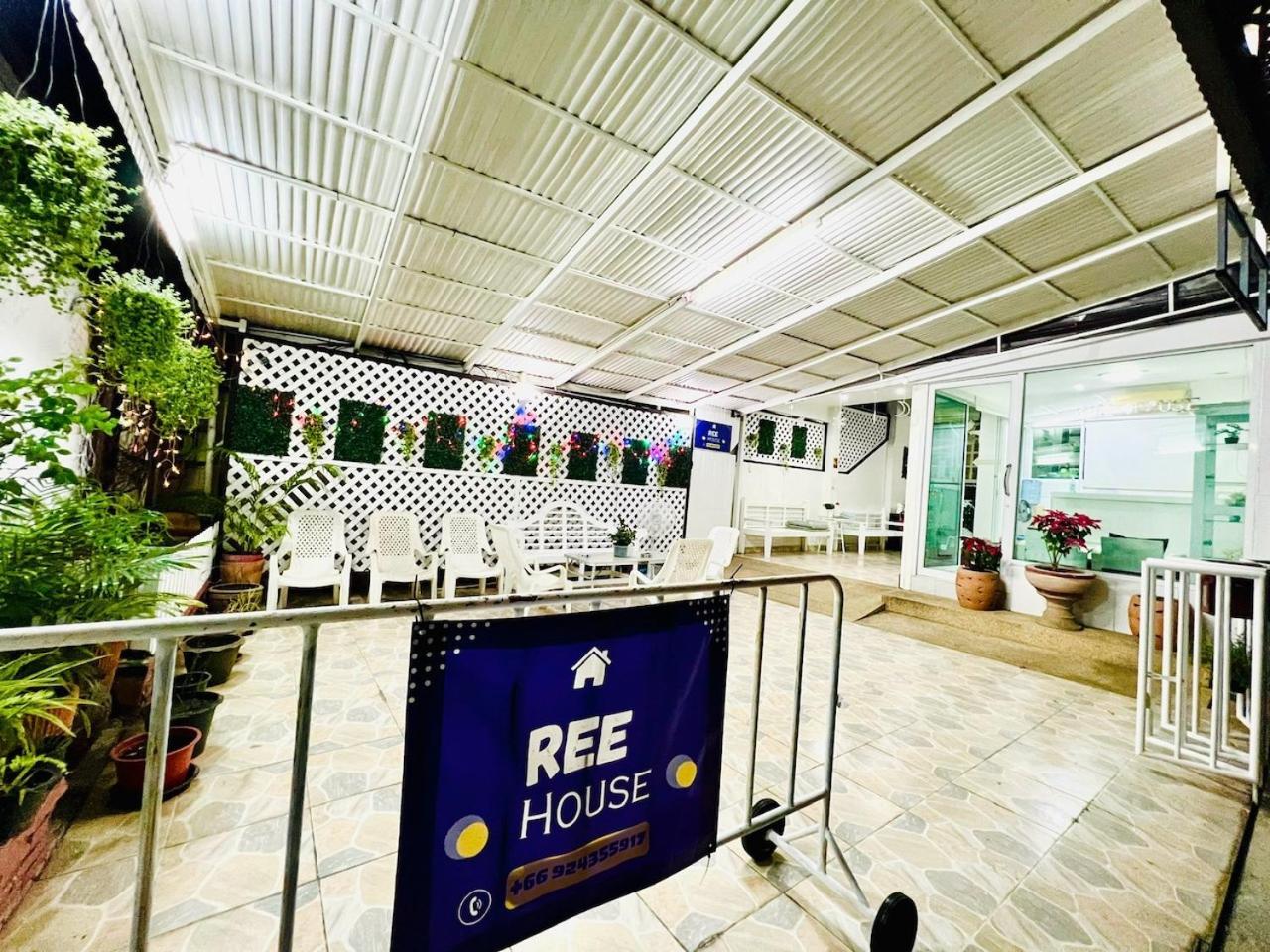 Ree House-asoke Bts Bed & Breakfast