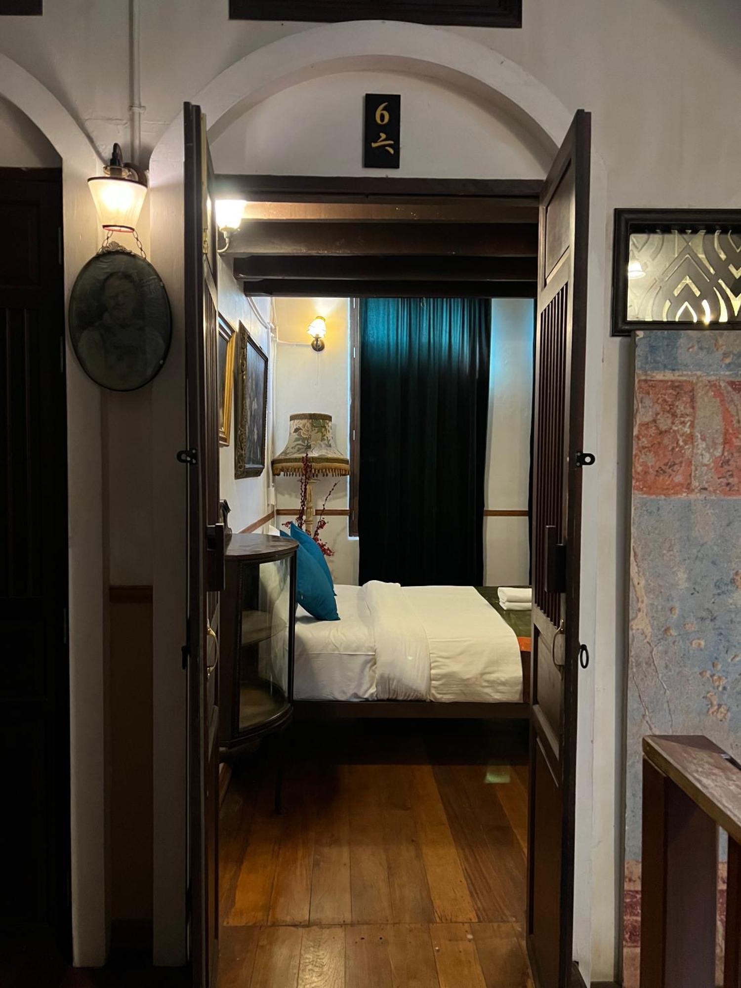 103 - Bed And Brews