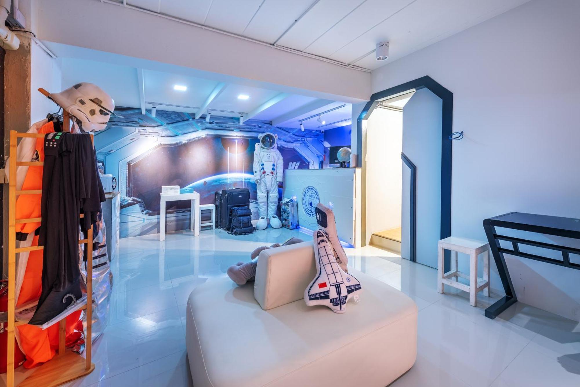 Space Station Hostel Bangkok