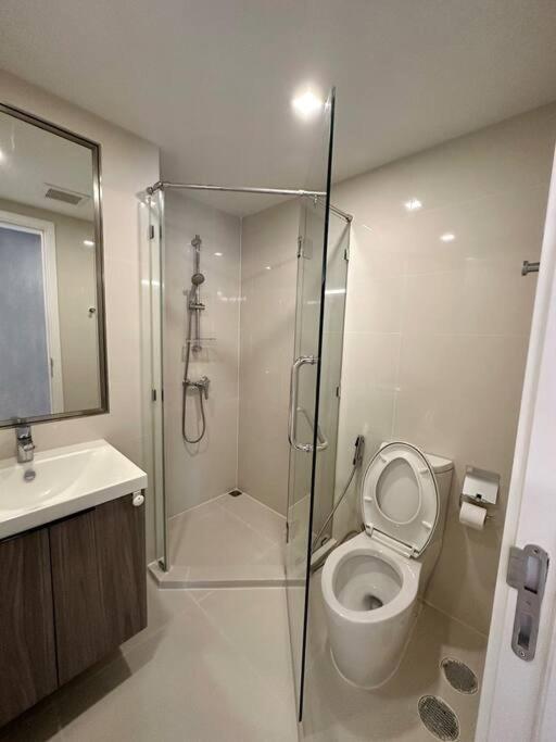Circle Rein Sukhumvit 12 Two Bedrooms Apartment