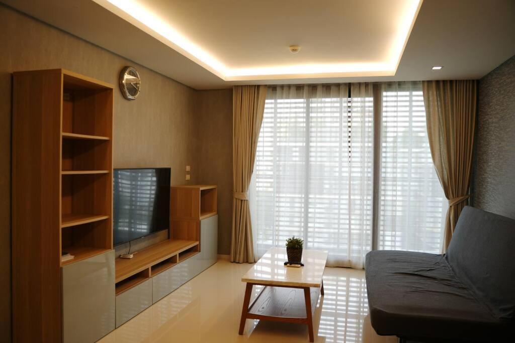 Circle Rein Sukhumvit 12 Two Bedrooms Apartment Bangkok