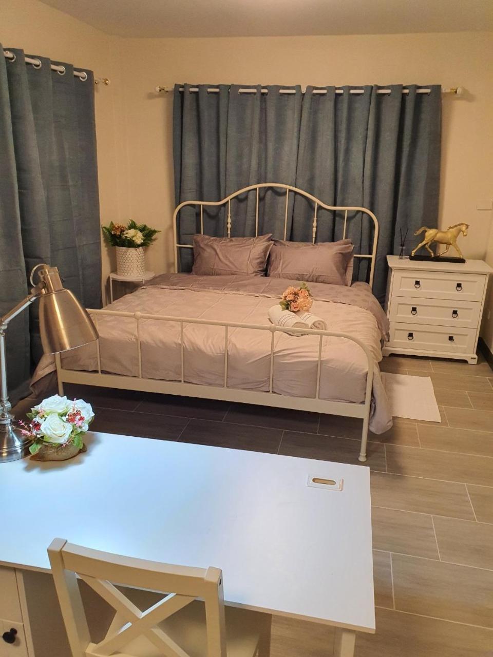 3 Bedroom Cozy Skytrain View Bkk Bangkok