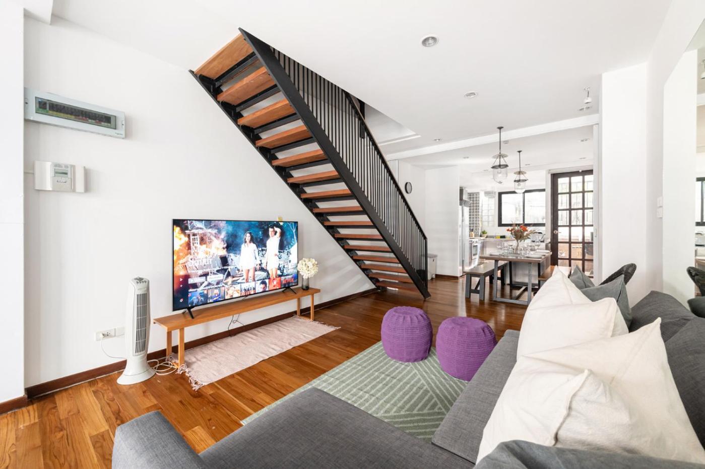 Villa Miq Ekkamai1 - 5br House 65 Inch Tv