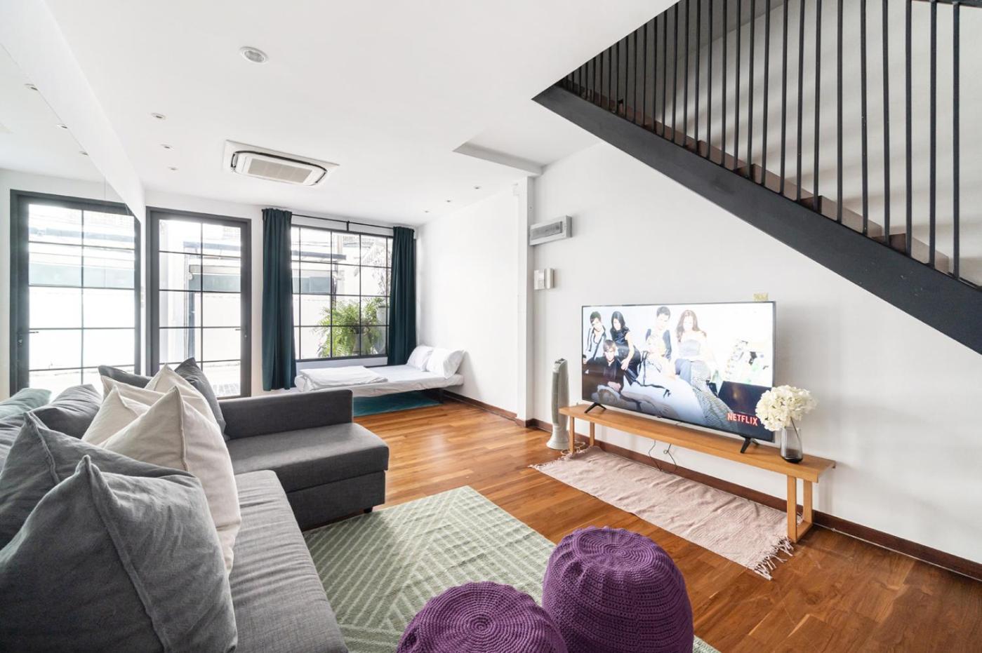 Miq Ekkamai1 - 5br House 65 Inch Tv Villa