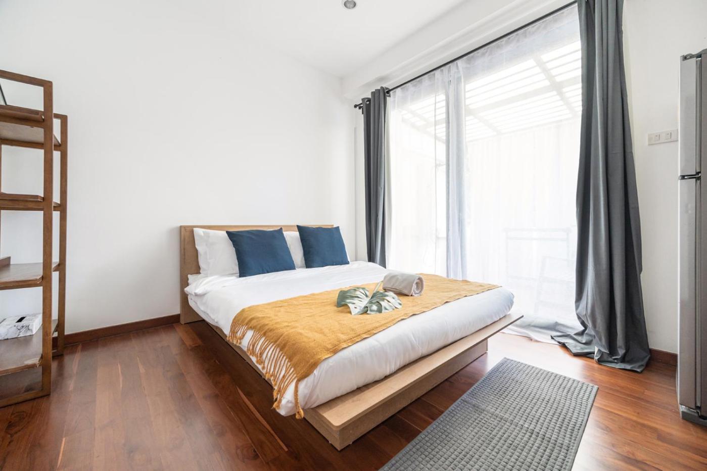 Miq Ekkamai1 - 5br House 65 Inch Tv *