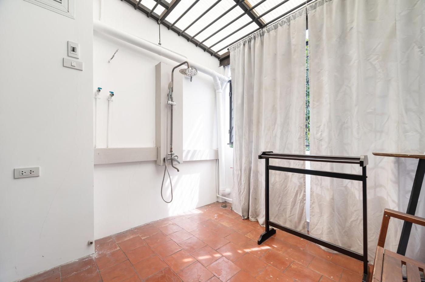Miq Ekkamai1 - 5br House 65 Inch Tv * Bangkok
