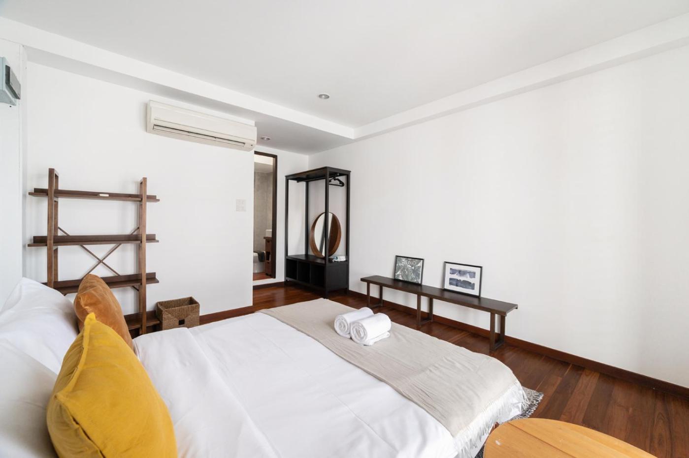 Miq Ekkamai1 - 5br House 65 Inch Tv *