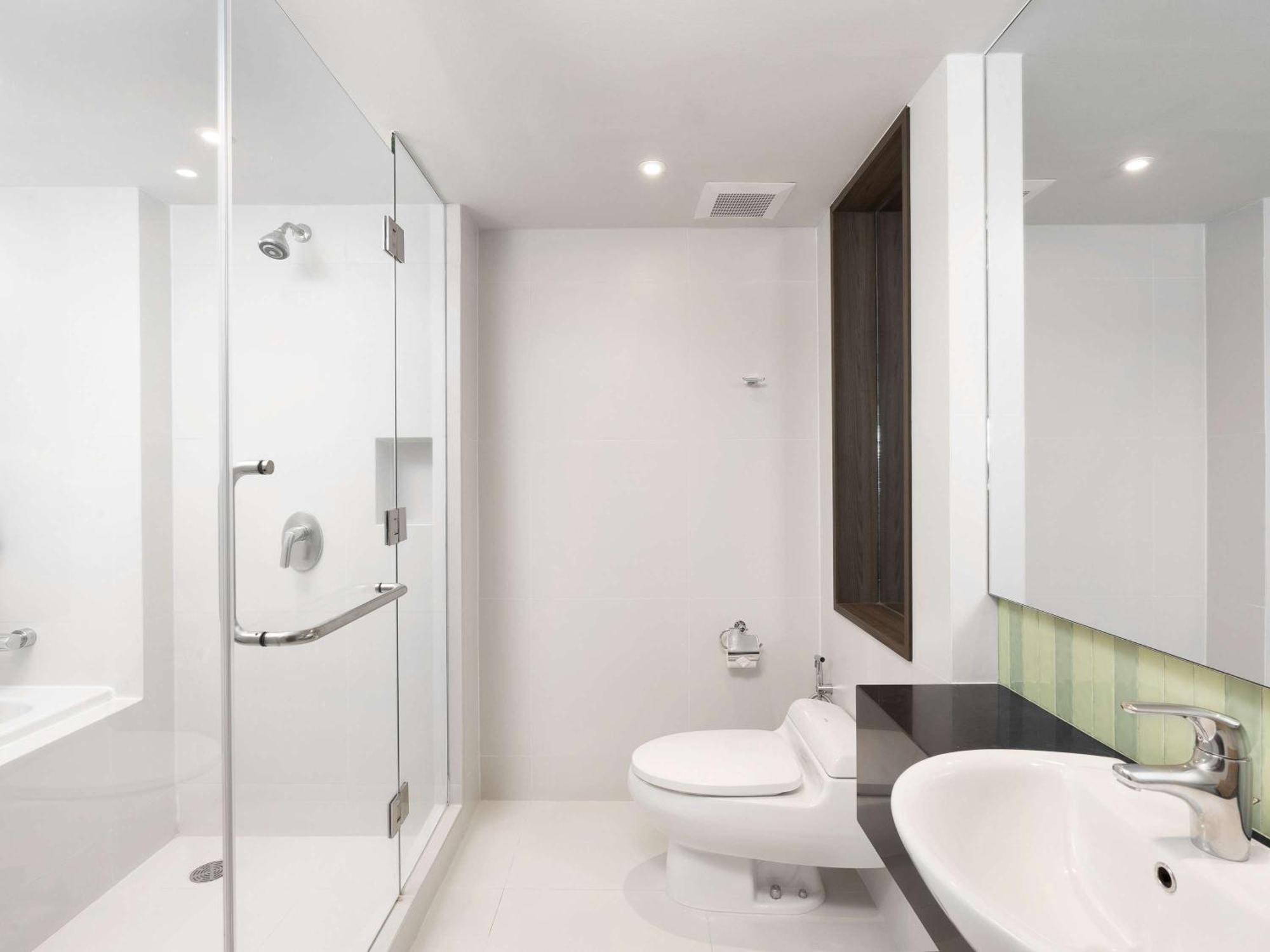 Hotel Novotel Living Sukhumvit Legacy 4*