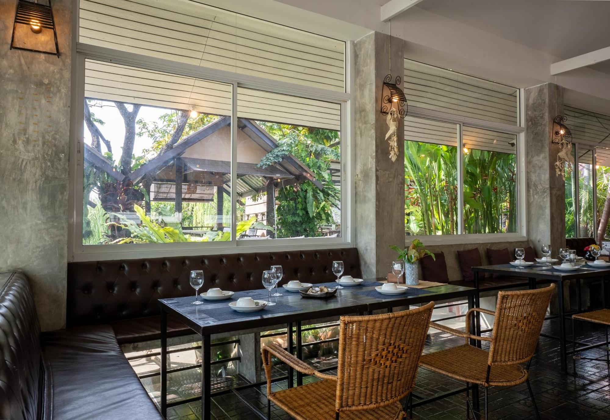 Ploen Pirom Bangkok