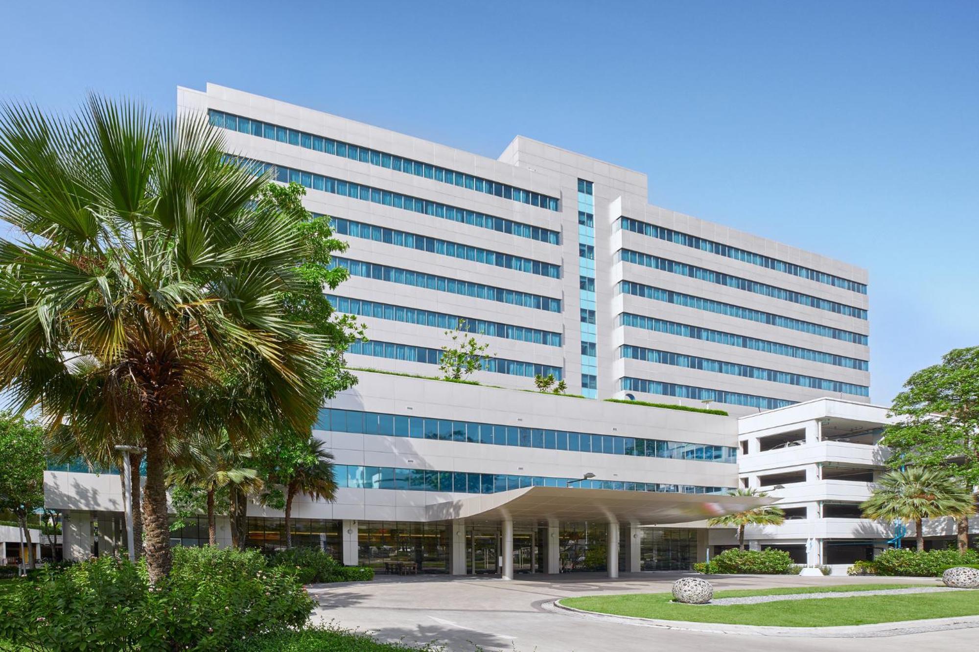 Hotel Centara Life Government Complex & Convention Centre Chaeng Watthana 4*