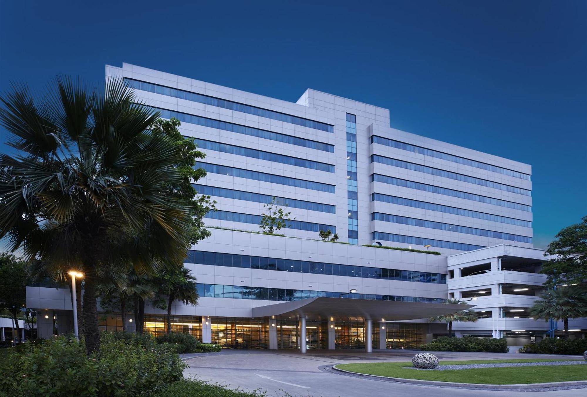 Centara Life Government Complex & Convention Centre Chaeng Watthana Hotel 4*
