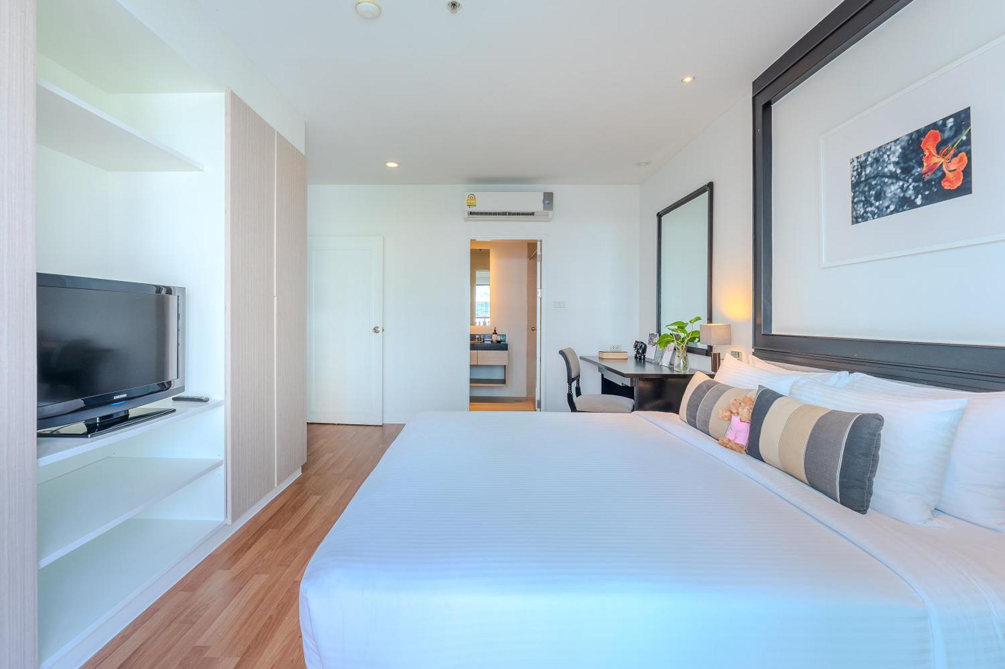 Somerset Park Suanplu Apartment