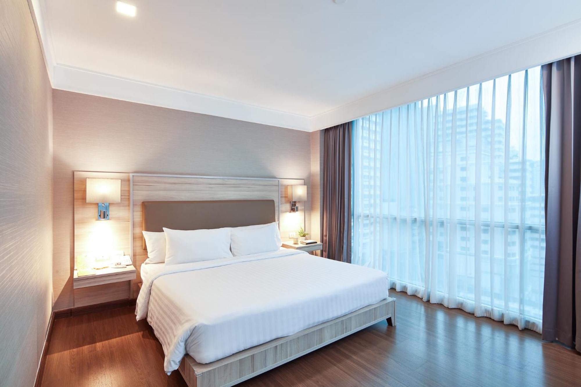 Adelphi Hotel 4*
