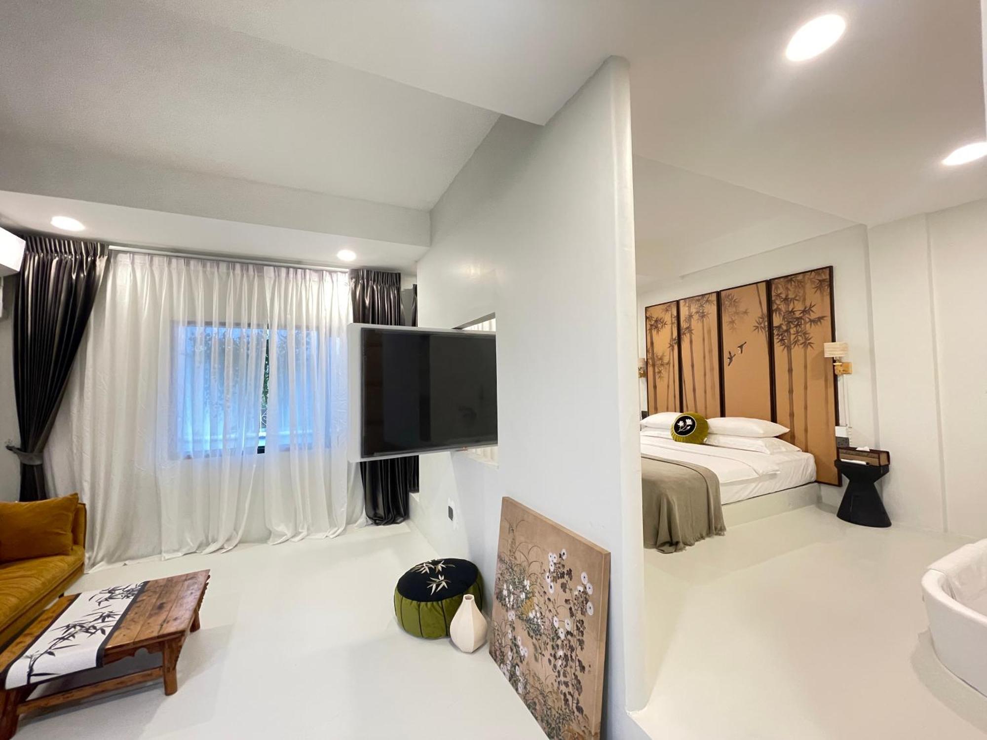 Hotel Yolo Boutique 3*