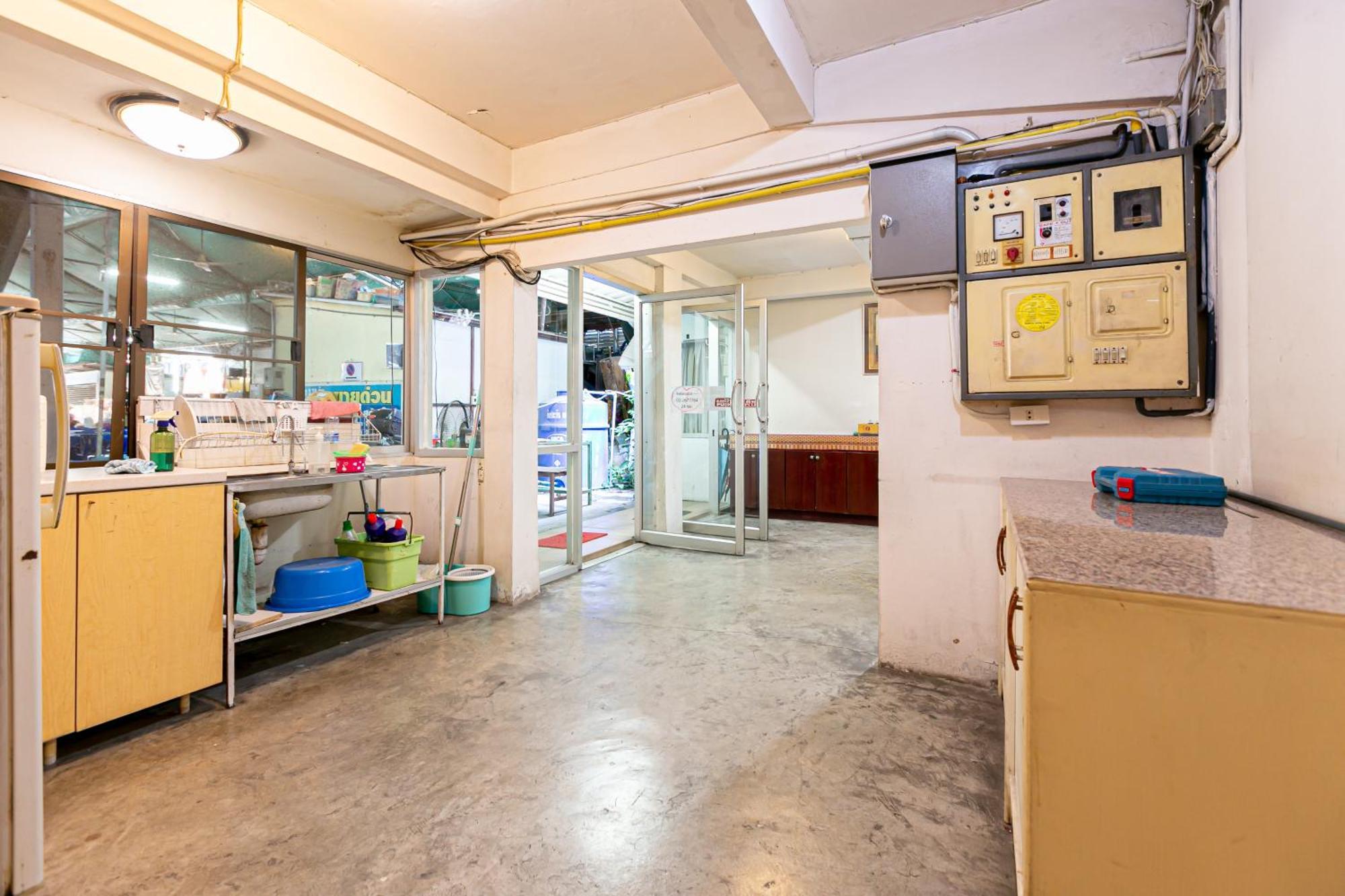 Freesia Saladaeng Silom Apartment