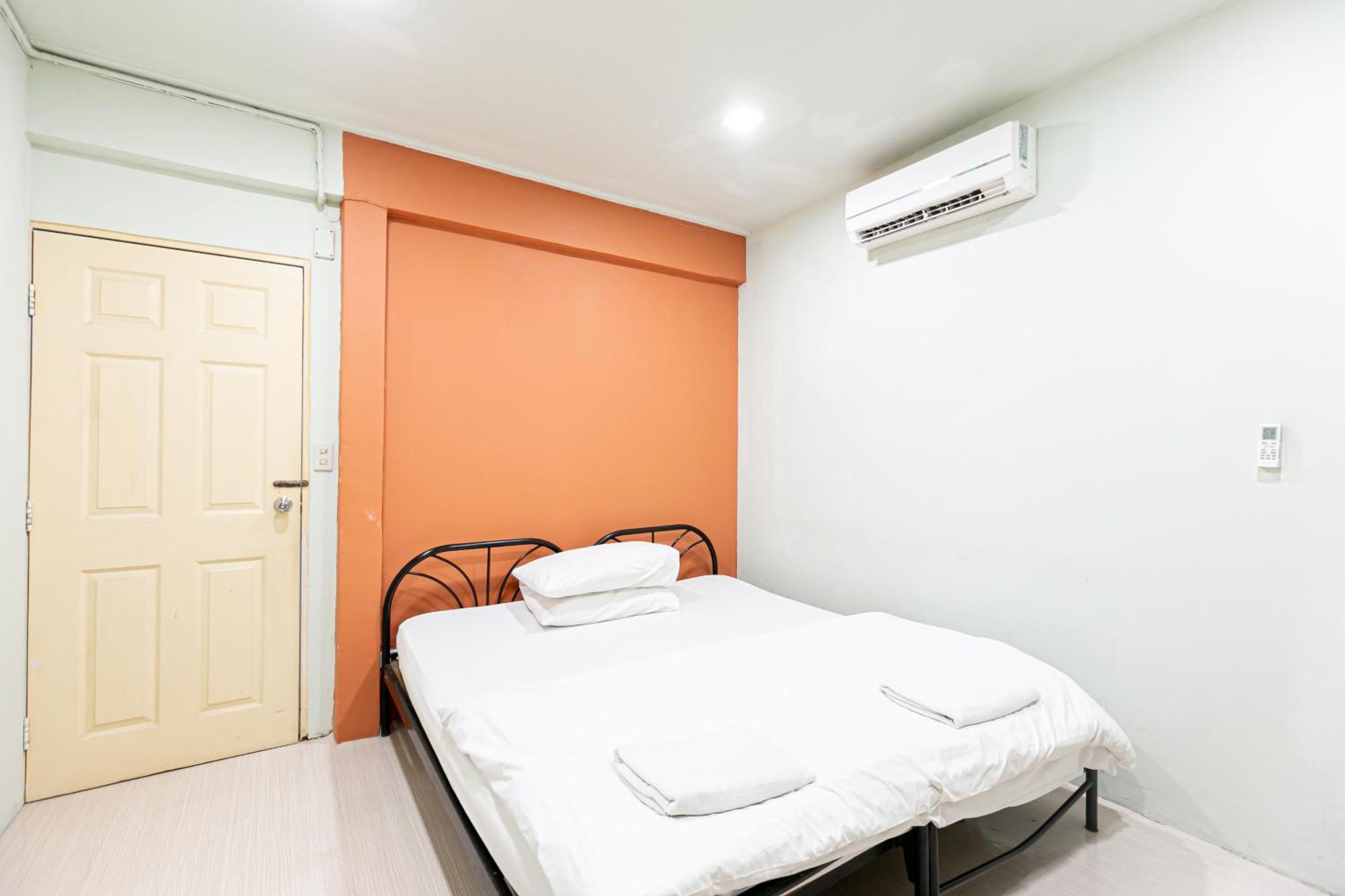 Freesia Saladaeng Silom Apartment Bangkok