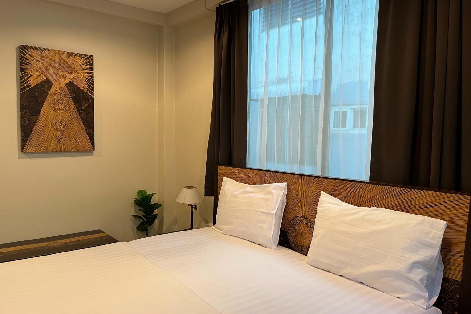 Baan Glang Soi Restaurant & 2* Bangkok