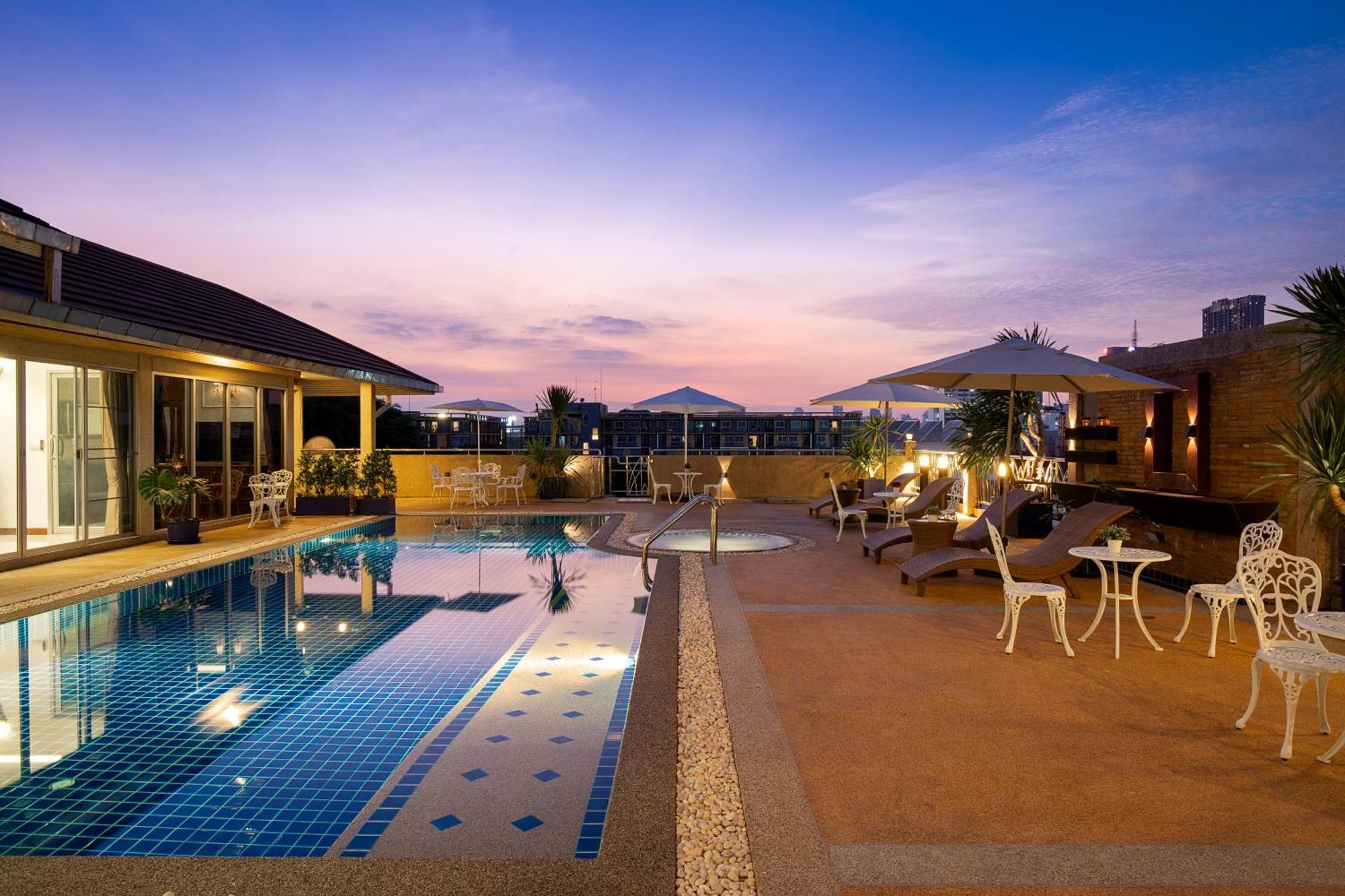 Aparthotel Capitel Rama 4 *