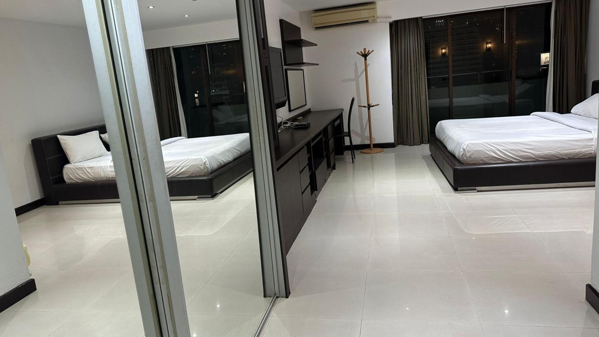 Omni Tower Sukhumvit Nana Direct 3* Bangkok
