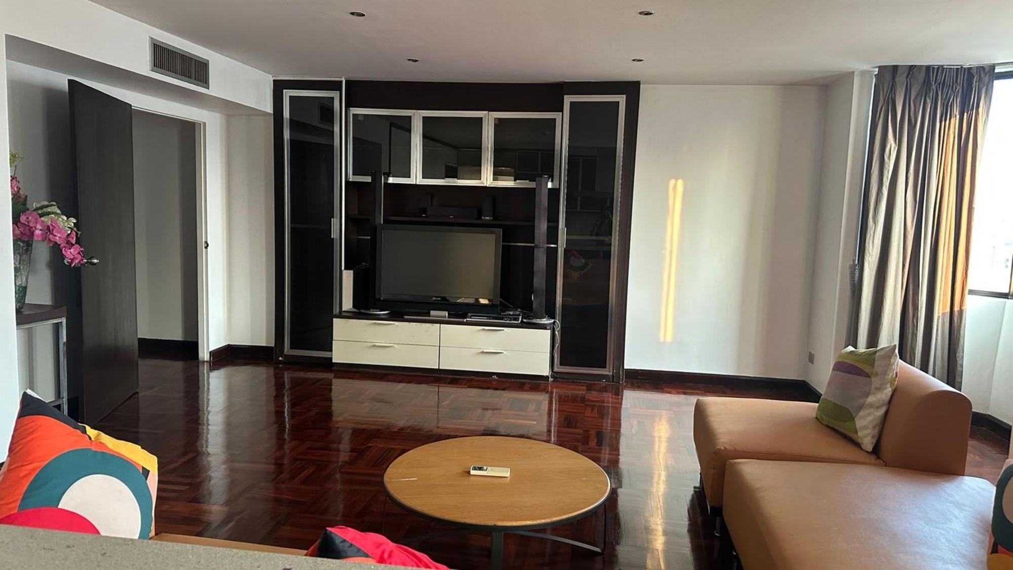 Omni Tower Sukhumvit Nana Direct 3* Bangkok