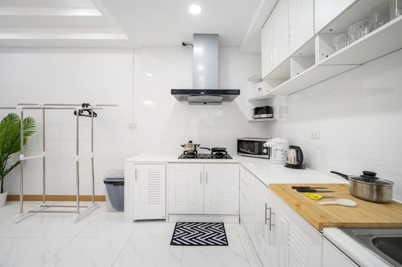 Miq Hk111-4br Ratchada-huaykwang 14pax Apartemen *